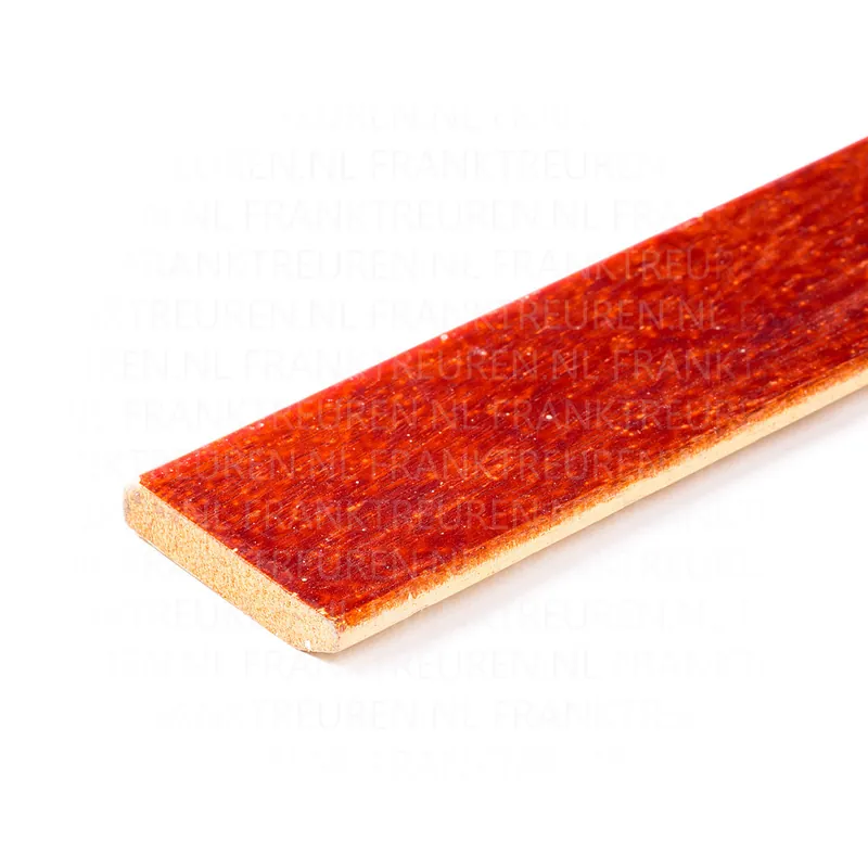 *Plint hardhout gelakt 9x45mm gepigmenteerd