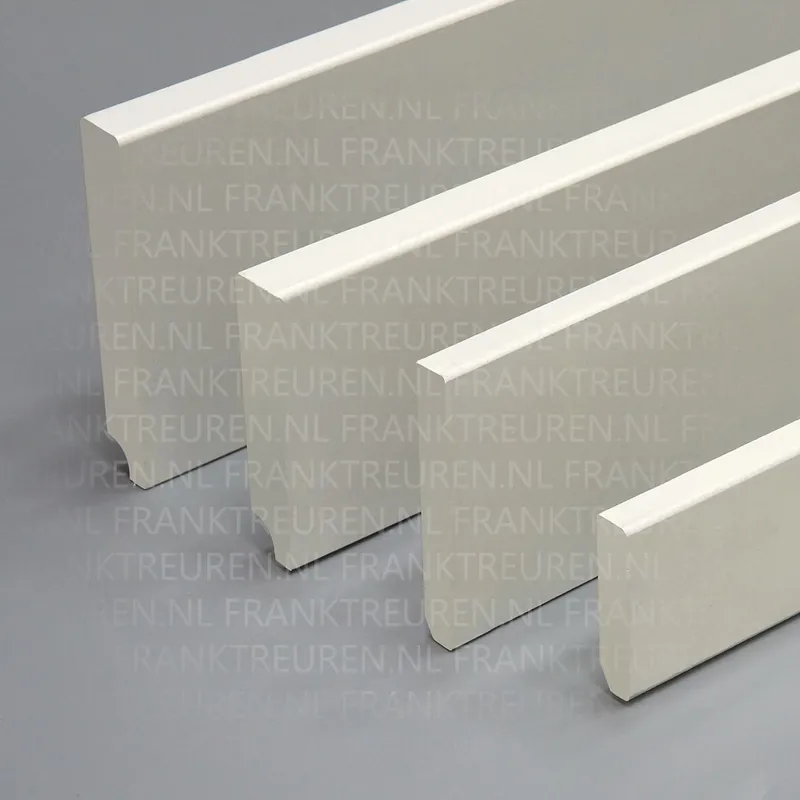 Plint MDF V313 gegrond 12x120mm (4)